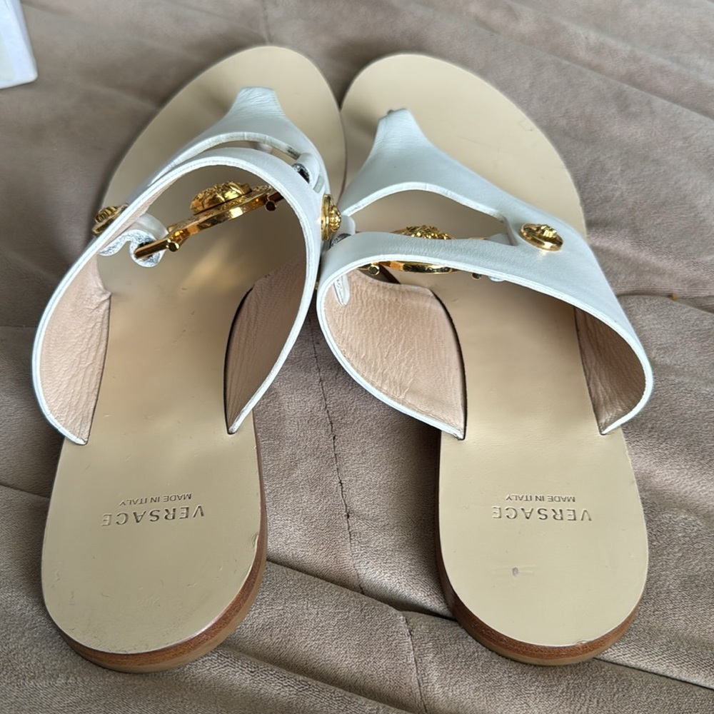 Authentic Versace White gold Medusa sandals 🩴 size 5.5 - Picture 6 of 15